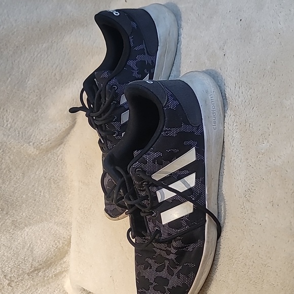 Adidas Cloudfoam Shoes - Picture 4 of 5